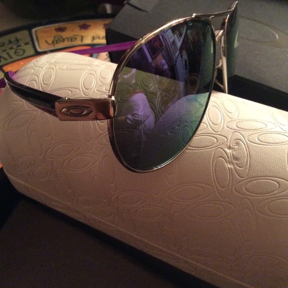 Oakley Violet Iridium Polarized Feedback - Picture 2 of 2